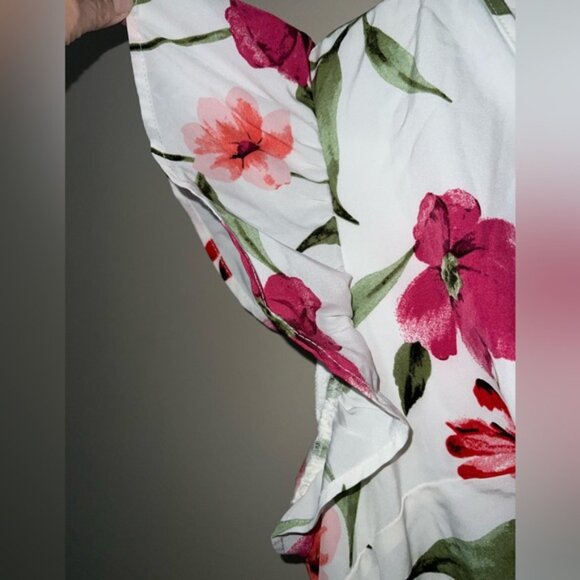 BloomChic Floral V-Neck Dress - Picture 9 of 11